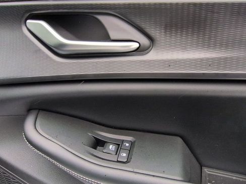 Used 2024 Jeep Grand Cherokee Laredo X image 28