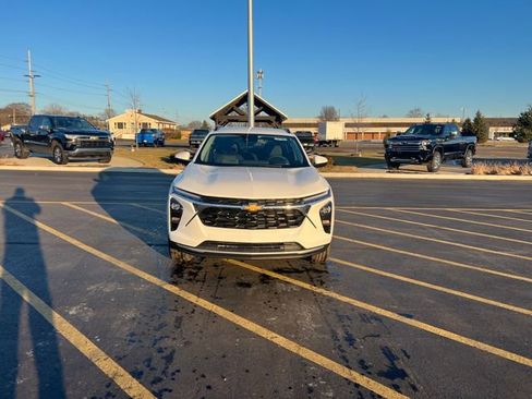 New 2026 Chevrolet Trax LT w/ Driver Confidence Package image 8