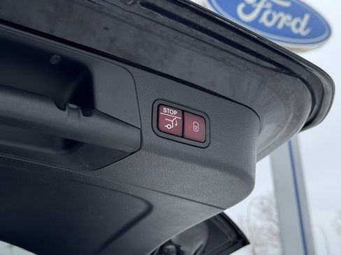 Used 2023 Mercedes-Benz GLB 250 4MATIC image 40