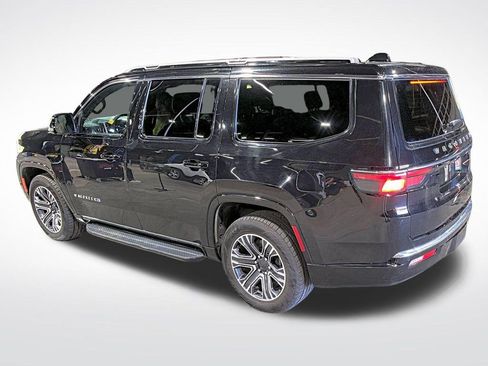 Used 2024 Jeep Wagoneer Series II w/ Flexible Seating Group AWD/4WD image 13
