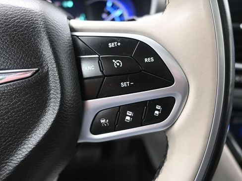 Used 2018 Chrysler Pacifica Limited w/ Advanced Safetytec Group image 26