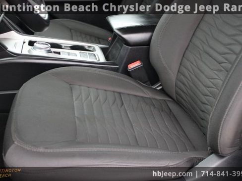 Used 2021 Ford Explorer XLT image 29