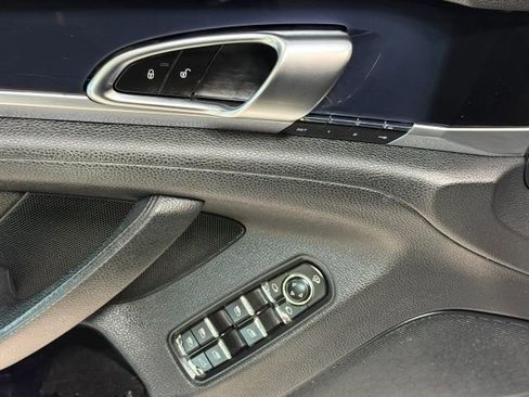 Used 2014 Porsche Panamera image 19