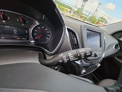 Used 2023 Chevrolet Equinox LT FWD image 14