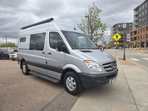Used 2013 Mercedes-Benz Sprinter 2500 image 2
