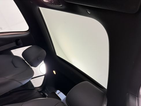 Certified 2022 Mercedes-Benz A 220 4MATIC image 17