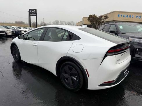 Used 2024 Toyota Prius LE image 25