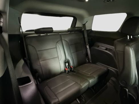 Used 2020 GMC Acadia SLT image 28