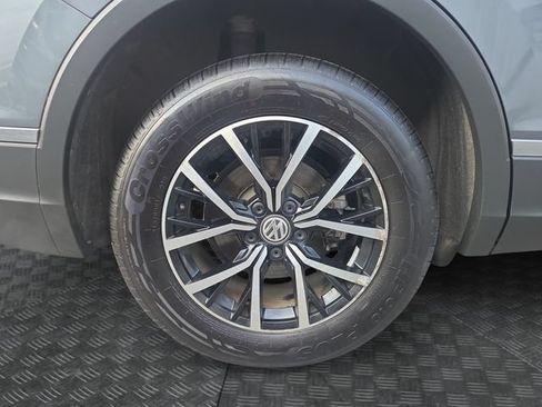 Used 2021 Volkswagen Tiguan SE w/ Panoramic Sunroof Package FWD image 37