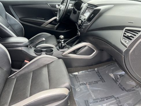 Used 2016 Hyundai Veloster Turbo FWD image 22