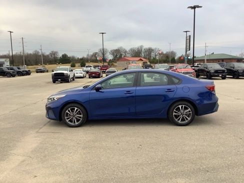Used 2023 Kia Forte LXS image 4