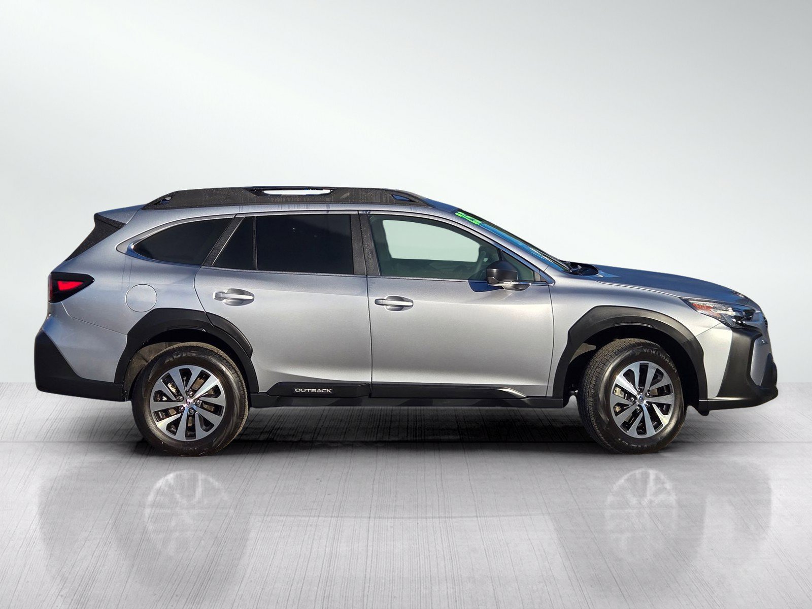 Certified 2025 Subaru Outback AWD/4WD image 3