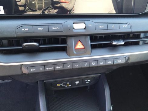 New 2025 Kia K4 LXS image 23