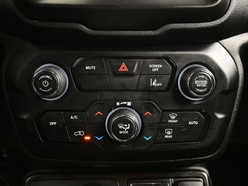 Used 2021 Jeep Renegade Limited image 21