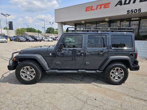 Used 2016 Jeep Wrangler Unlimited Rubicon w/ Connectivity Group image 8