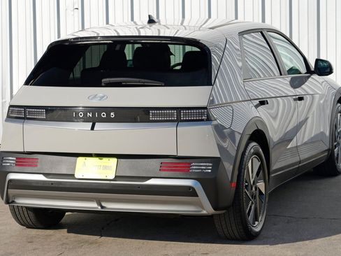 Used 2025 Hyundai Ioniq 5 SE image 48