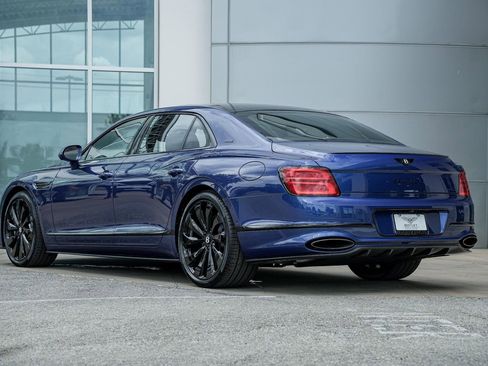 New 2025 Bentley Flying Spur Plug-In Hybrid AWD/4WD image 2