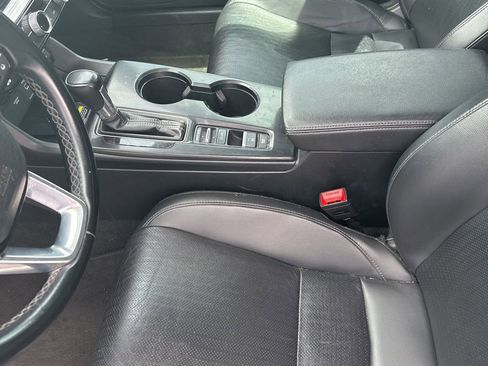 Used 2023 Honda Civic Touring image 7