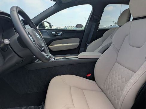 Used 2026 Volvo XC60 B5 Plus w/ Climate Package PRO AWD/4WD image 20