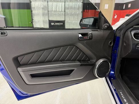 Used 2013 Ford Mustang GT Premium w/ Comfort Pkg image 22