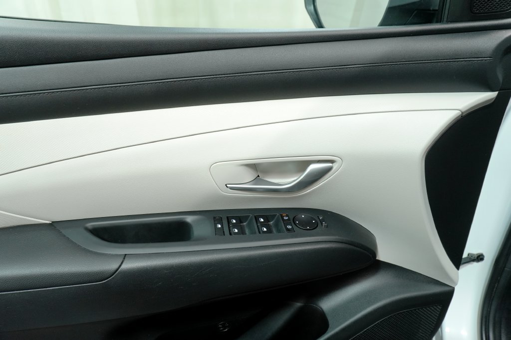 Certified 2025 Hyundai Tucson SE AWD/4WD image 22