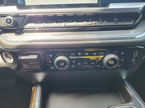 Used 2024 Chevrolet Silverado 1500 High Country w/ Technology Package AWD/4WD image 20