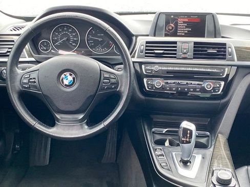 Used 2017 BMW 320i Sedan image 7