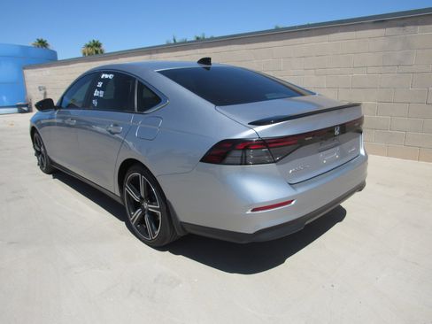 Used 2023 Honda Accord Sport image 4