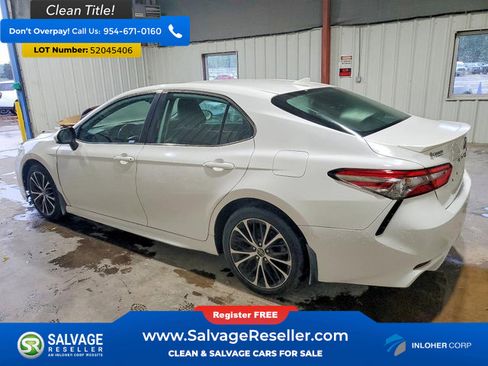 Used 2019 Toyota Camry SE FWD image 3