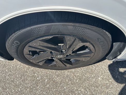 Used 2021 Hyundai Elantra Blue image 22