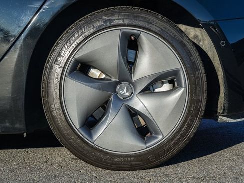 Used 2019 Tesla Model 3 Long Range image 17