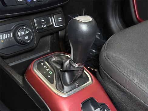 Used 2020 Jeep Renegade Trailhawk image 28