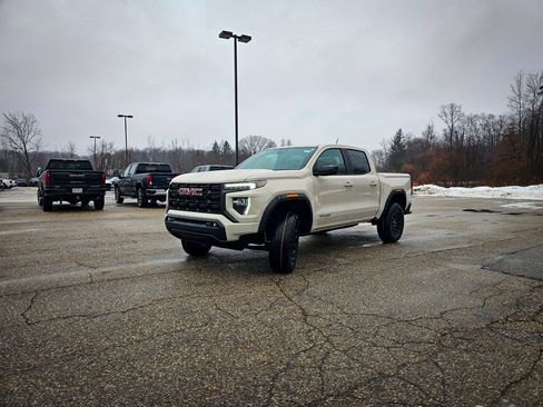 New 2026 GMC Canyon Elevation w/ Convenience Package image 8