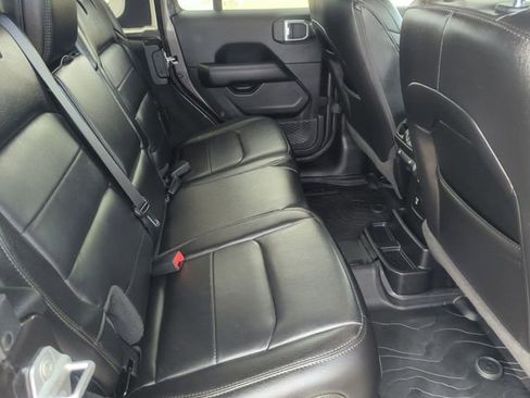 Used 2021 Jeep Wrangler Unlimited Sahara image 24