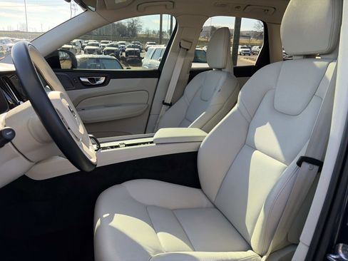 Certified 2023 Volvo XC60 B5 Plus w/ Climate Package image 19