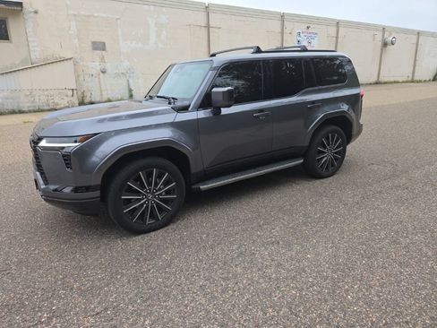 Certified 2026 Lexus GX 550 w/ Accessory Package (2T) AWD/4WD image 6