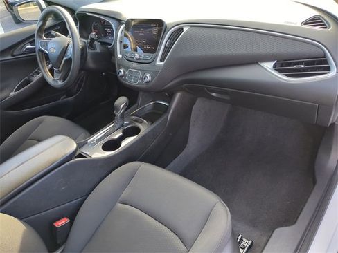 Used 2024 Chevrolet Malibu LT image 14