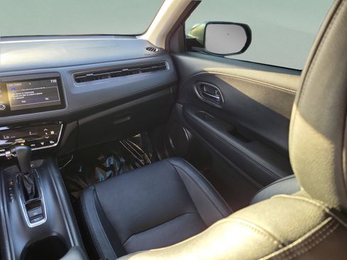 Used 2021 Honda HR-V EX-L image 11