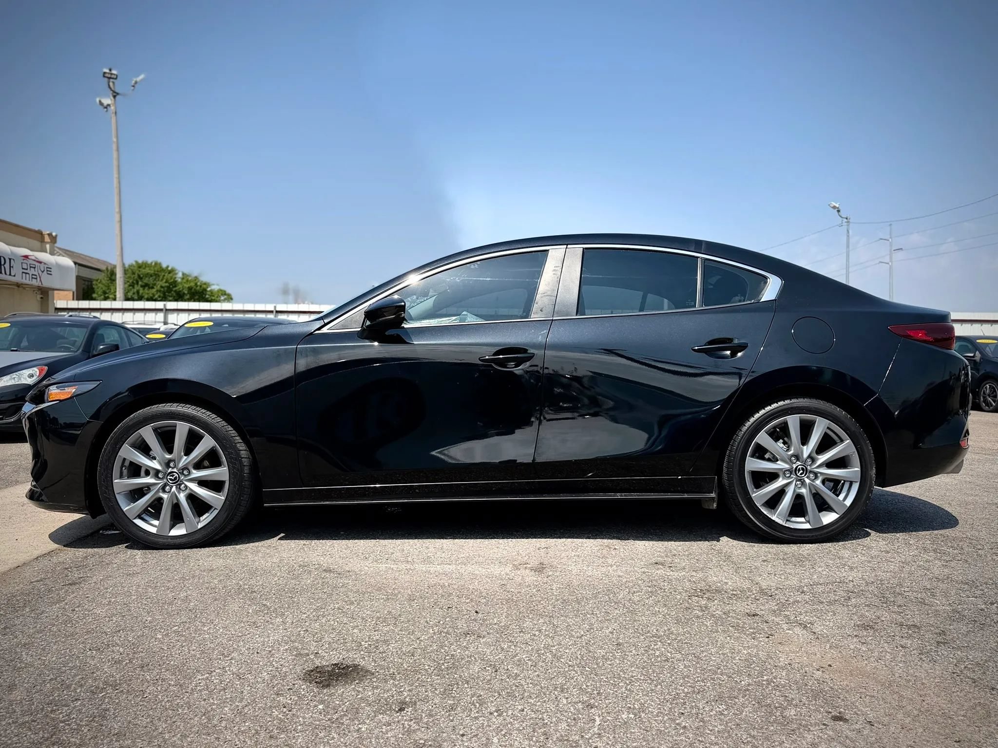 Used 2023 MAZDA MAZDA3 s FWD image 5