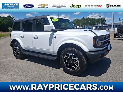 Certified 2025 Ford Bronco Outer Banks AWD/4WD image 1