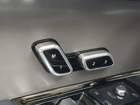 Used 2023 Land Rover Range Rover Sport SE Dynamic image 17