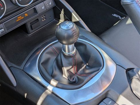 Used 2017 MAZDA MX-5 Miata RF Grand Touring image 19