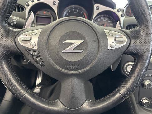 Used 2018 Nissan 370Z Touring RWD image 15