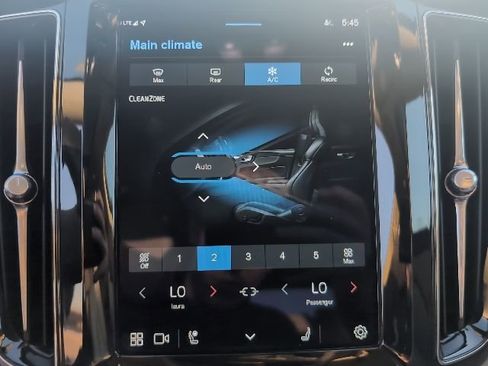 Used 2023 Volvo XC60 B5 Plus image 43