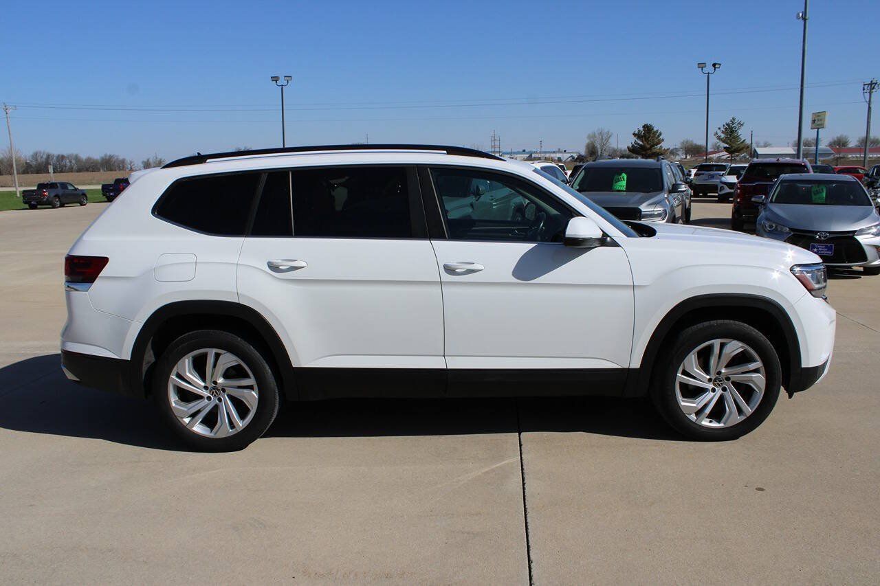 Used 2021 Volkswagen Atlas SE w/ Towing Package FWD image 4