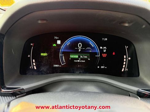Used 2025 Toyota Camry SE FWD image 7