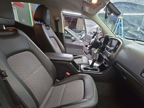 Used 2017 Chevrolet Colorado Z71 image 10