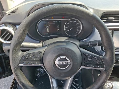 Used 2024 Nissan Versa SV FWD image 19