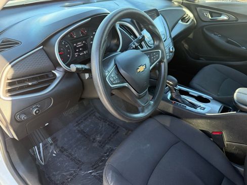 Used 2022 Chevrolet Malibu LT image 13