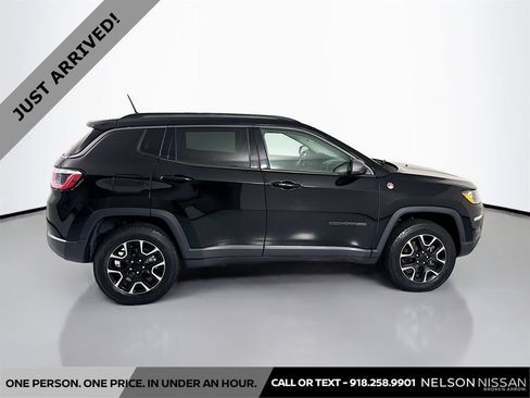 Used 2019 Jeep Compass Trailhawk AWD/4WD image 4